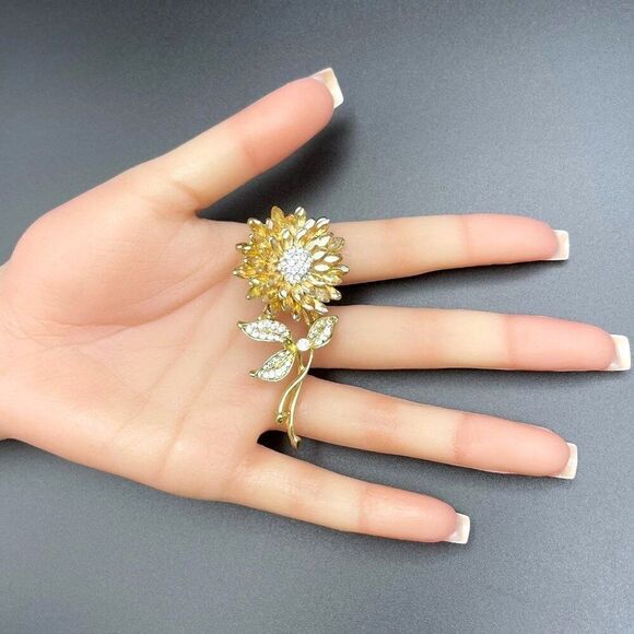 Yellow Gold with Champagne Topaz and Diamond Crystal Sunflower Pin Back Brooch - Picture 7 of 7